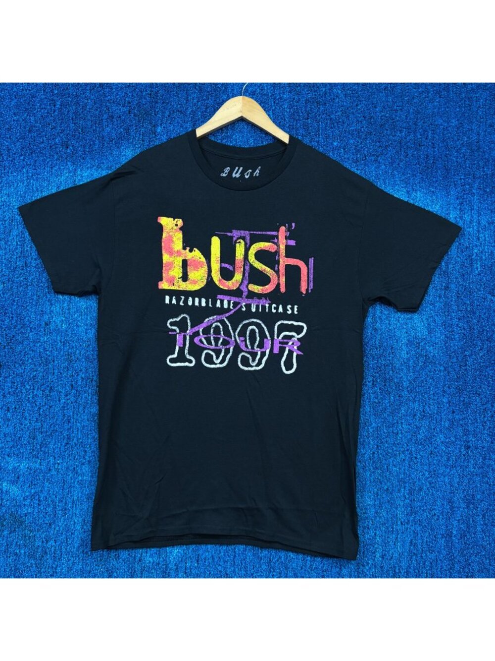 Bush Razorblade Suitcase Rock T-Shirt Size Large